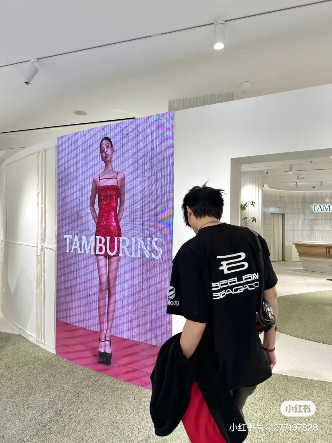 # Balenciaga/ # T Same Style